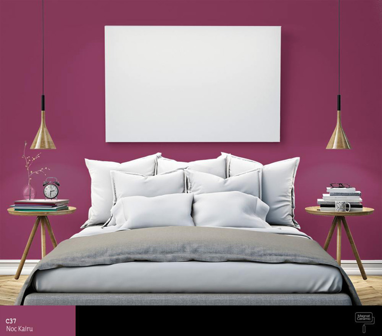 Fioletowe ściany w sypialni z farbami MAGNAT
